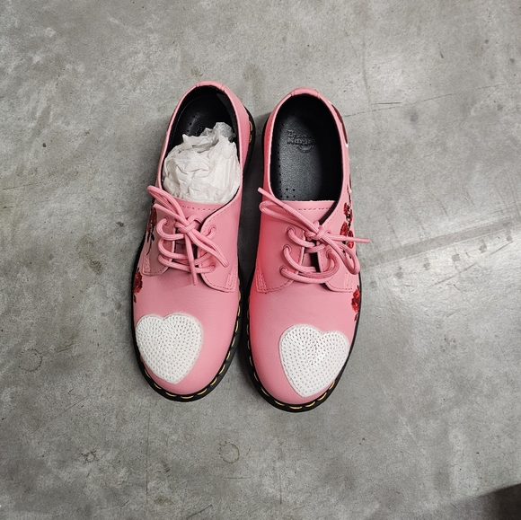 1461 Hearts Dr Martens Geranium Pink and White Heart Oxford Size 8 - Picture 2 of 7